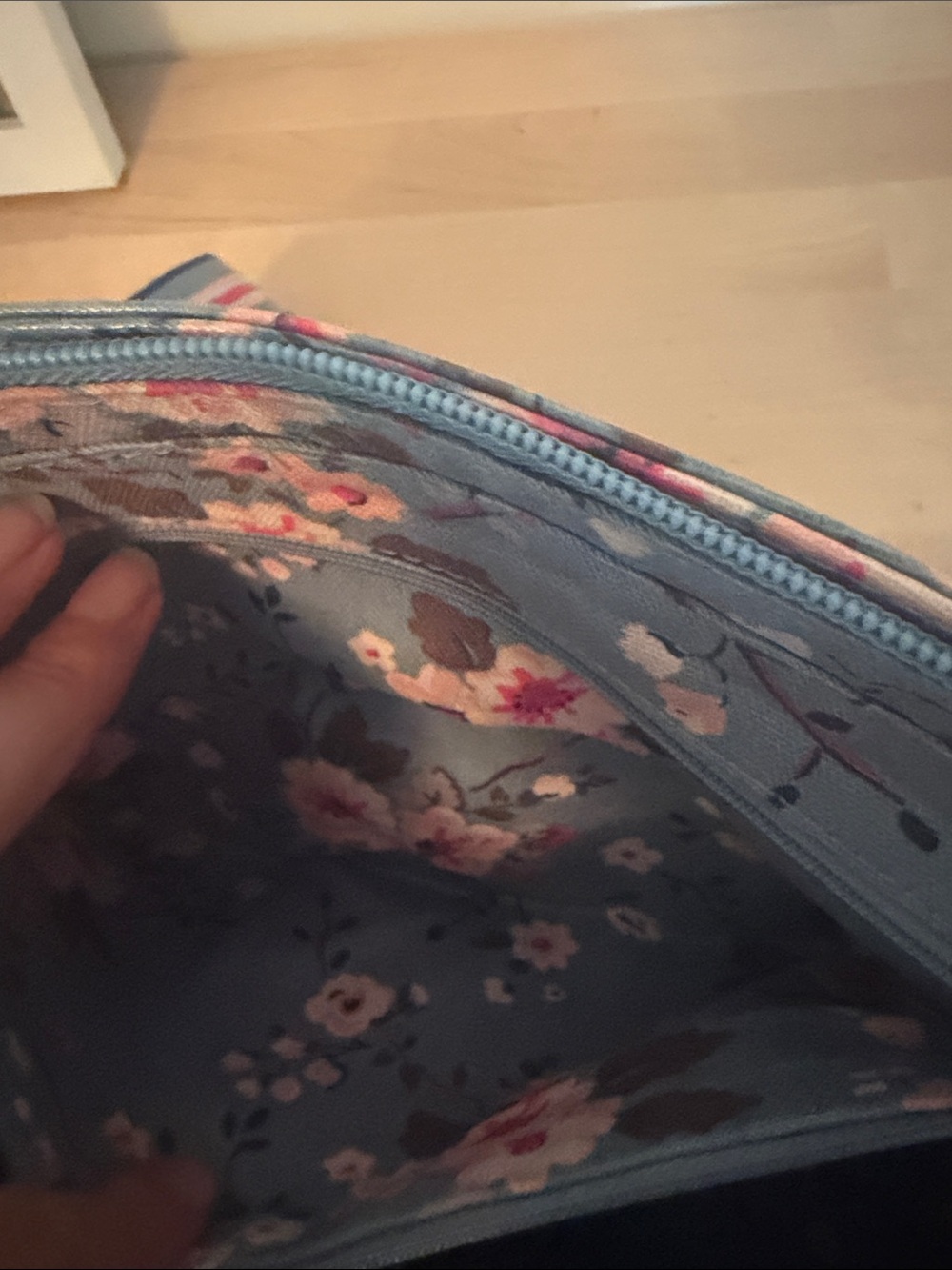 Large Cath Kidston Floral Crossbody - Picture 11 of 12